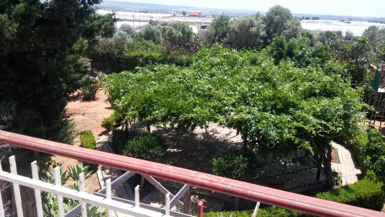 Il Gazebo Bed and Breakfast Scoglitti Exteriör bild